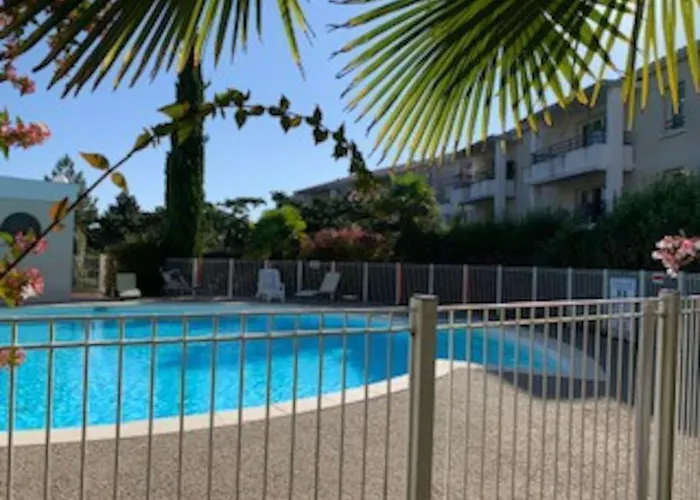 A Avec Acces Piscine * Royan