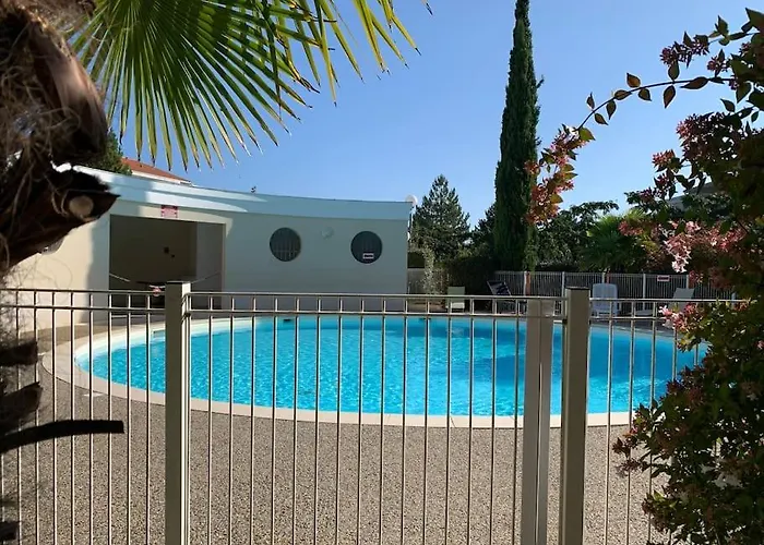 Apartment A Avec Acces Piscine *